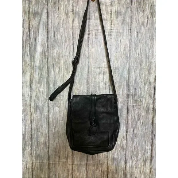 Kenneth Cole Black Leather Crossbody Bag - Picture 1 of 16